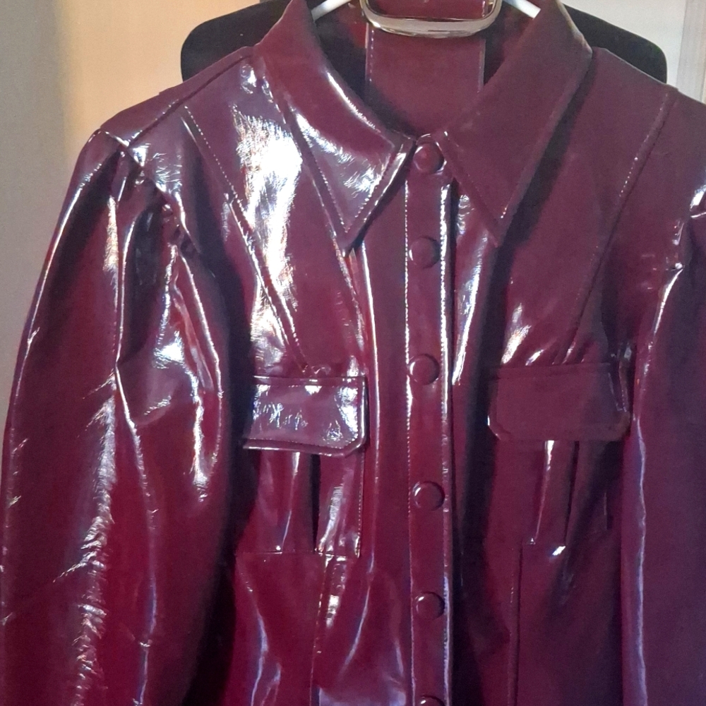 L'ATISTE Dress color Macroom with belt and gold hardware, faux leather. Size L